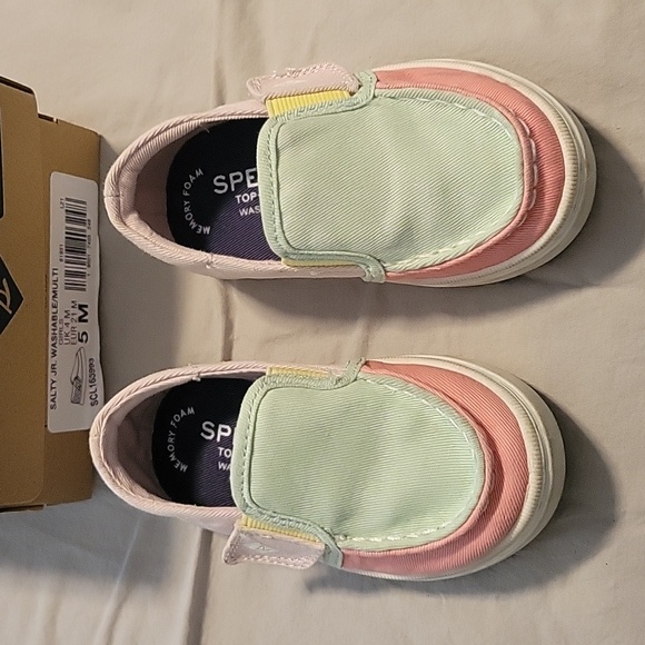 Sperry Girls Salty Jr. (Machine Washable) - Picture 3 of 8